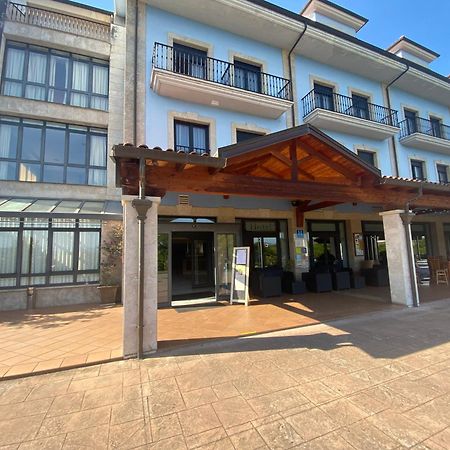 Hotel Cristina Norena Exterior photo