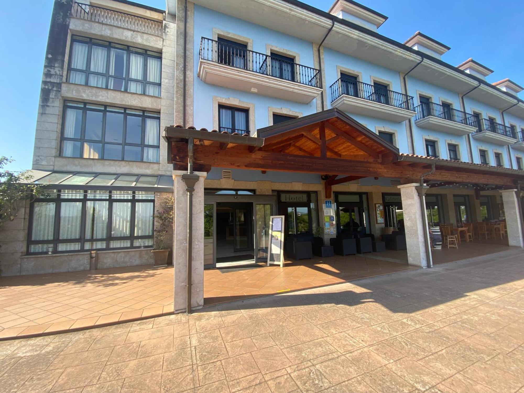 Hotel Cristina Norena Exterior photo